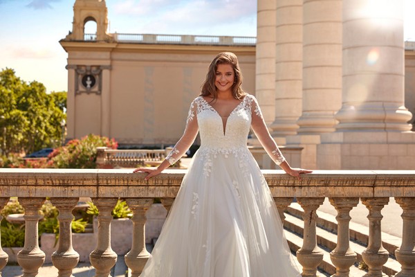 Brautkleid curvy lange Ärmel Amelie