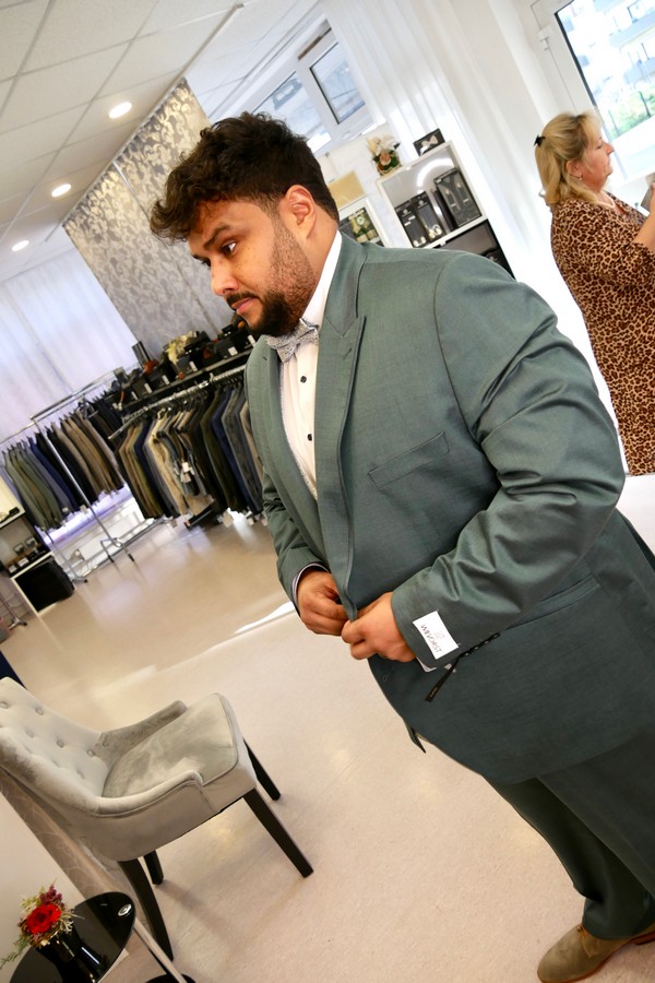 Mann Plussize in Anzug von Wilvorst