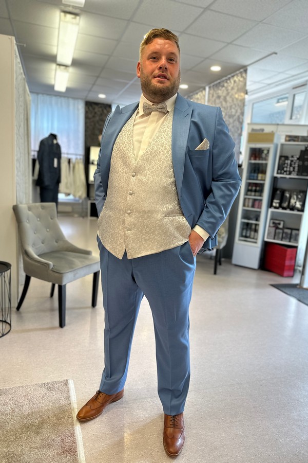 Anzug hellblau Wilvorst in Übergröße mit WEste und Fliege