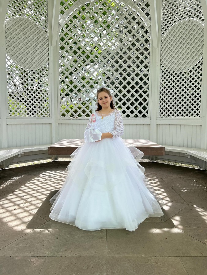 Kommunionkleid mit langen Ärmeln. Italienische Kommunionkleid.