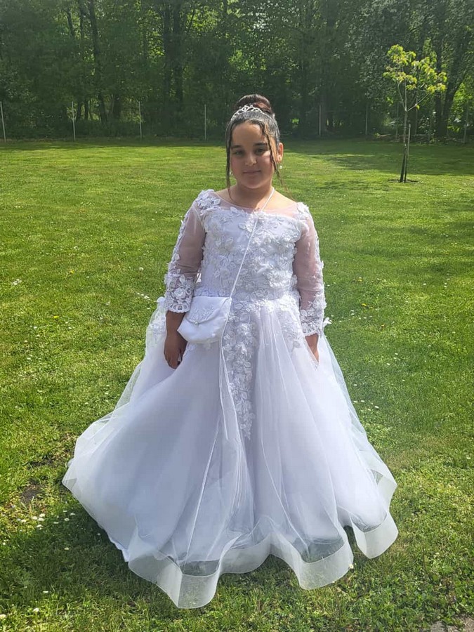 Kommunionkleid mit langen Ärmeln in großer Größe für molliges Mädchen. Italienische Kommunionkleid.