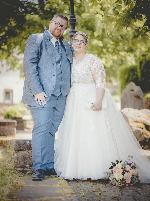 REal Brautpaar mit großer Größe