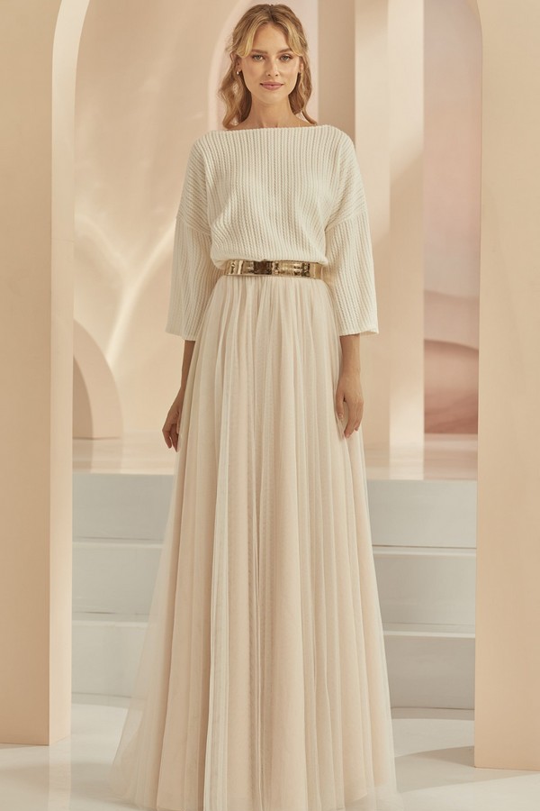 Mix and match Brautpullover zum langen Rock zur Winterhochzeit