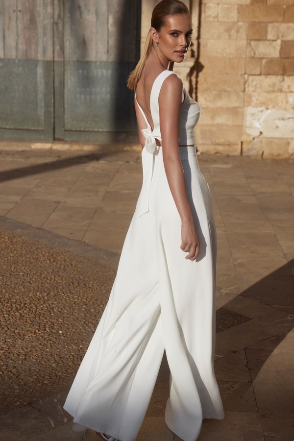 Braut in Anzug ivory clean