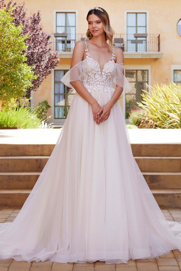 Brautkleid Prinzessin mit schmalen Trägern