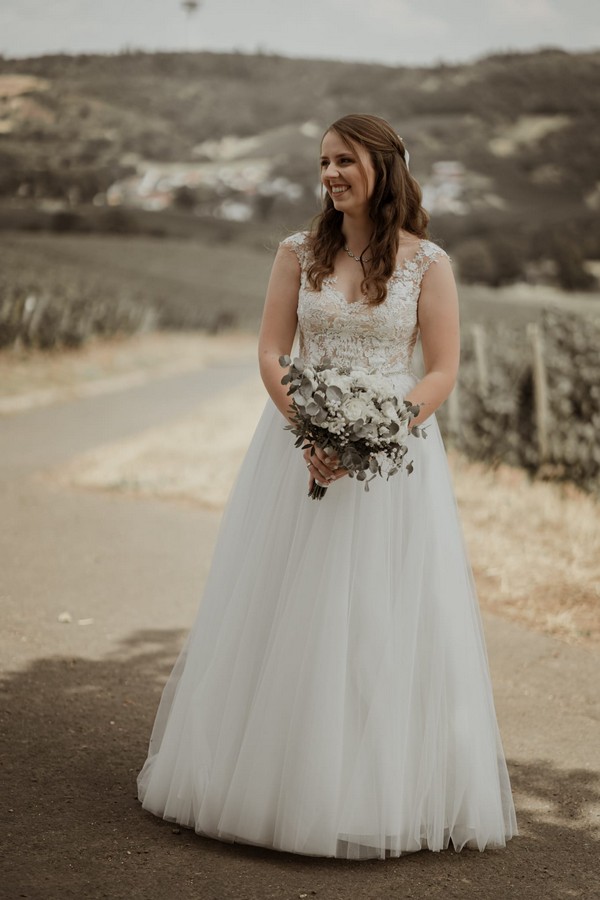 Realbraut in Brautkleid von Lilly