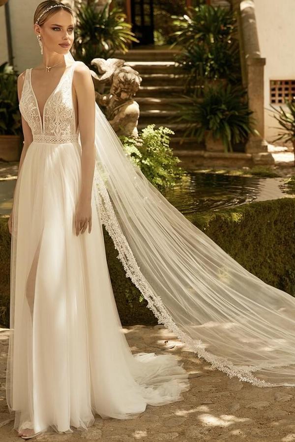 Brautkleid schlicht Bianco Evento, Brautkleid Boho, Brautkleider freie Trauung, Brautkleid Standesamt, Brautkleid mit fließendem Rock, Brautkleid ohne Reifrock, Brautkleid günstig, Brautkleid nicht teuer, Brautkleid outlet, Brautkleider günstig, Brautmode schlicht, Brautkleider Bad Kreuznach, Mainz, Koblenz, Kaiserslautern, Alzey. Brautkleid kurz, Brautkleid mit Spitze, Brautkleid A-Linie