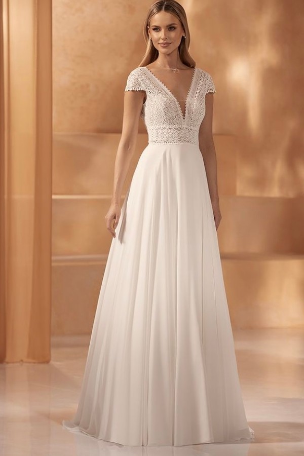 Schlichte Brautkleider von Bianco Evento