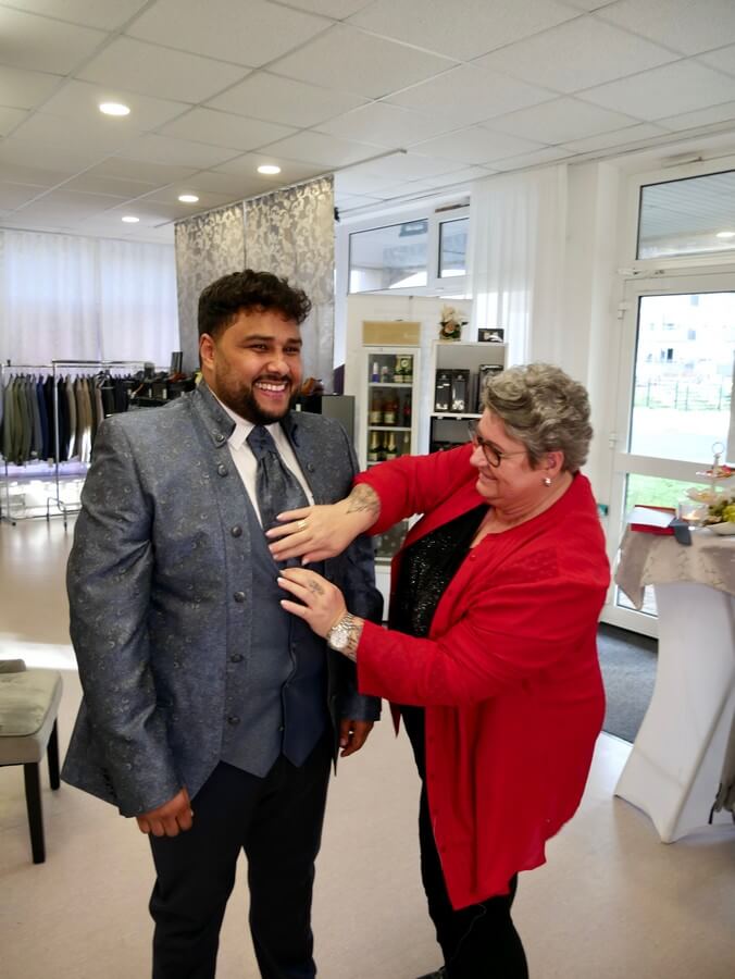 Größengerechte Raffinesse: Anzüge für Männer bis Gr. 7xl Anzugkauf in Übergröße