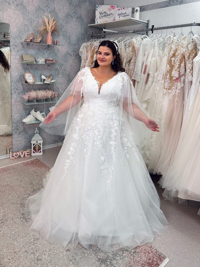 Brautkleid große Größe 52 ohne Ärmel mit 3D Spitze