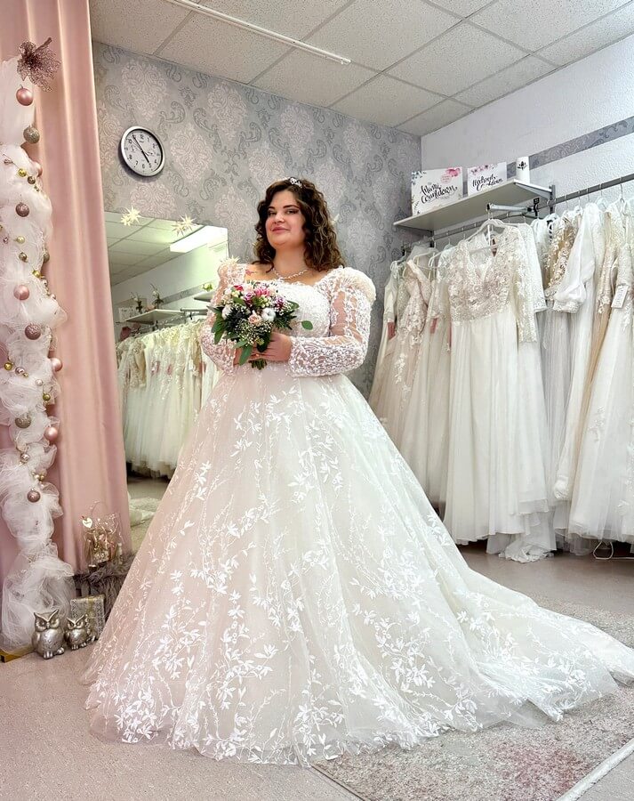 Brautkleid große Größe mit viel Spitze