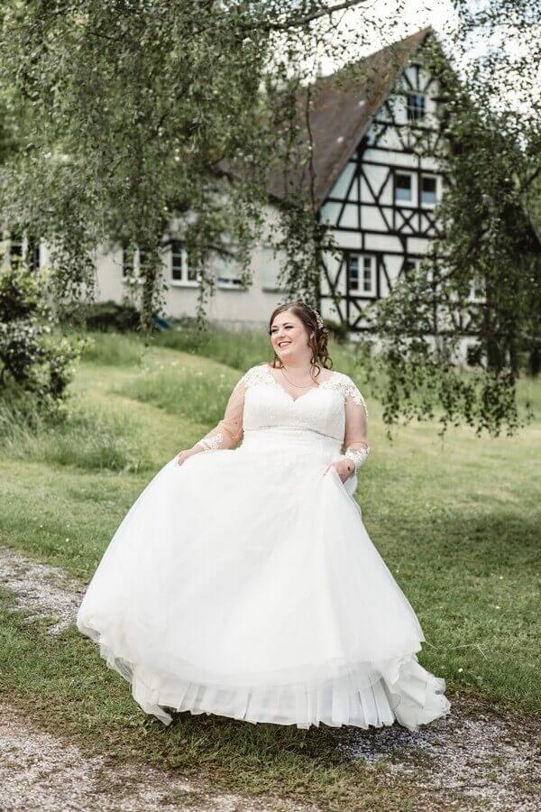 Realbride in Brautkleid Gr. 60