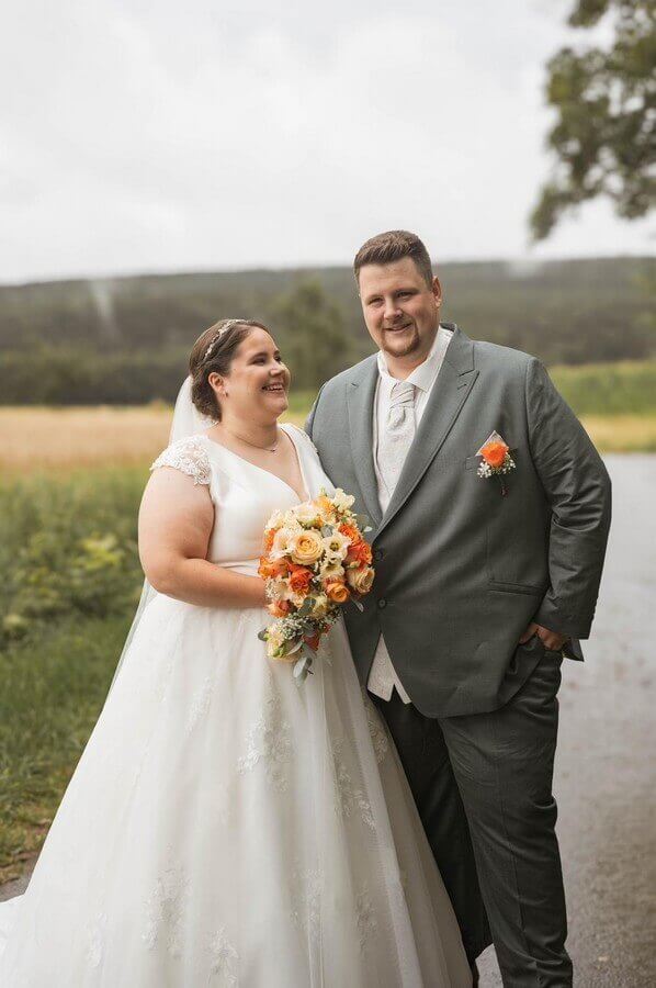 Brautkleid Plussize Gr. 52 Grüner Anzug Bräutigam Gr. 80