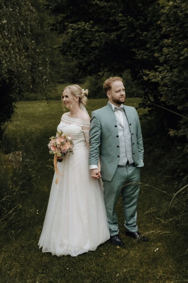 Herren 43 Brautpaar an der Hochzeit