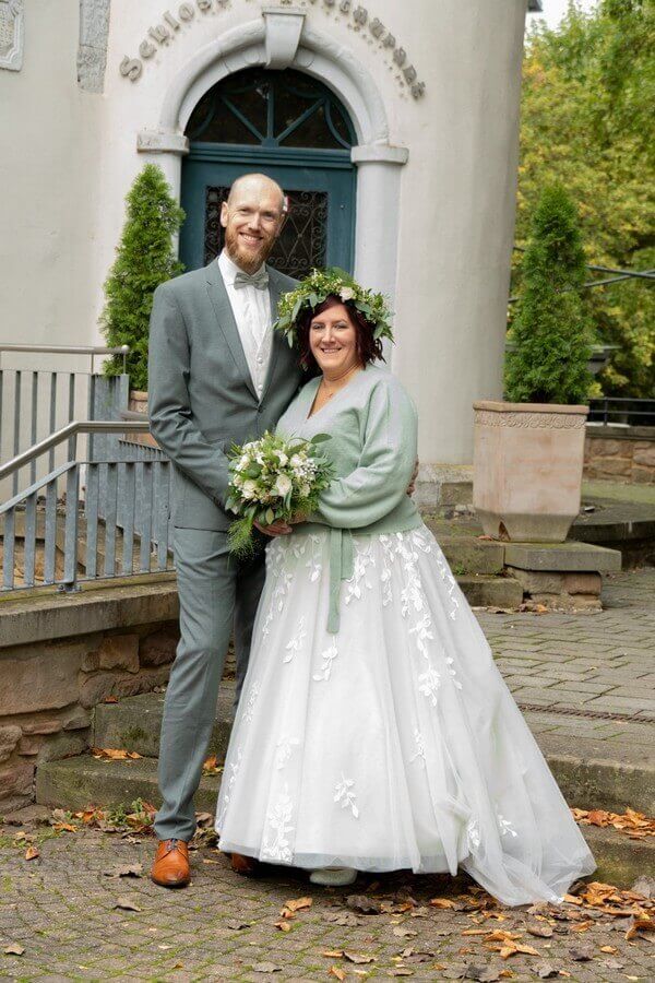 REalbride curvy in grünem Brautkleid