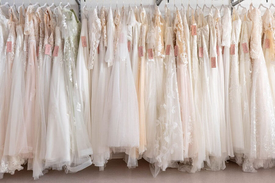 Auswahl von Curvybrautkleider