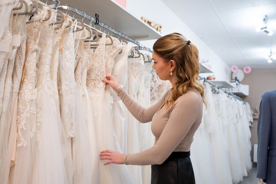 Biancas Brautmoden Outlet Bereich quer 2 1