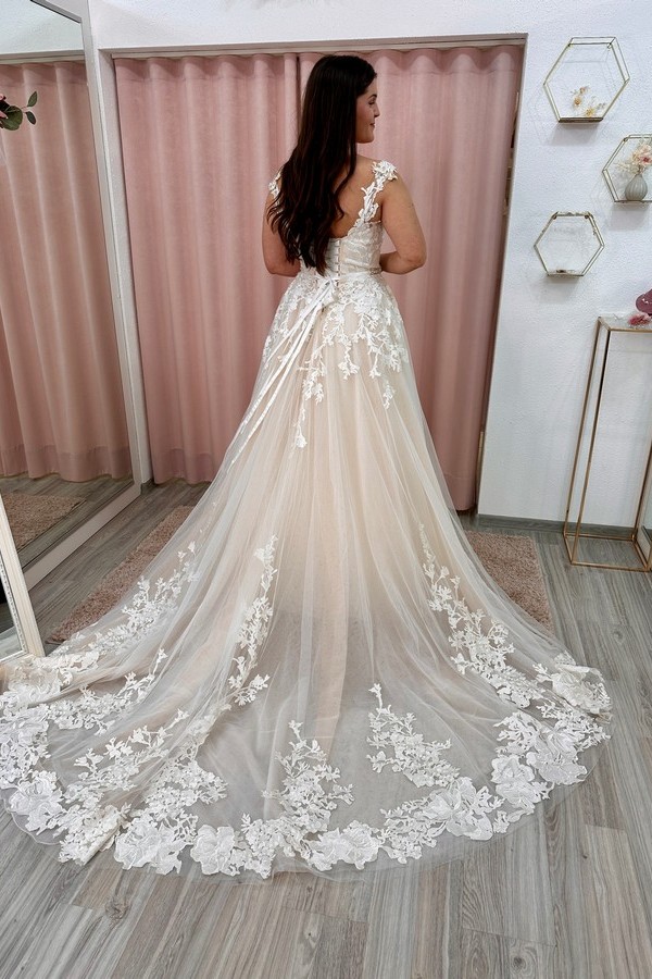 Spitzenbrautkleid günstig von Lilly