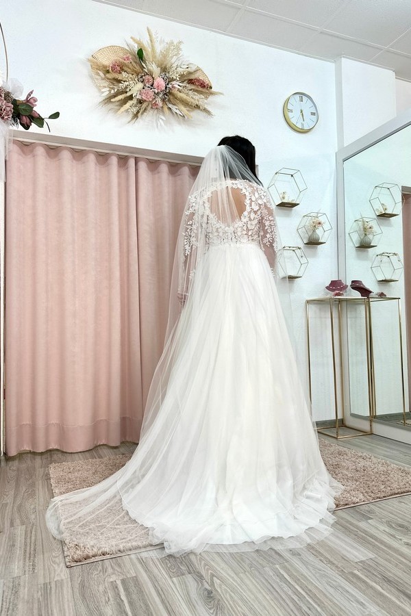 Brautkleid mit langen Ärmeln Rücken