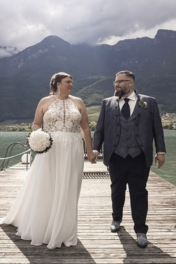 Plus-Size Bräutigam im Tziacco-Stehkragenanzug mit langer Hose