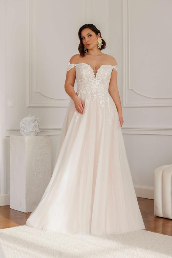 Brautkleid 2026 für kurvige Bräute mit Off-Shoulder-Trägern, Herzausschnitt und A-Linie von Bianca’s Brautmoden