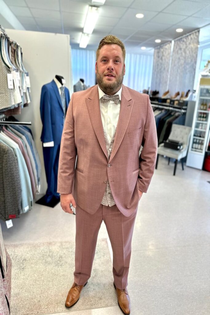 Anzug rose grosse groesse 70.jpg